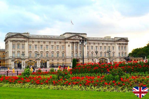 Buckingham Palace: Visiting the Queen's Apartments