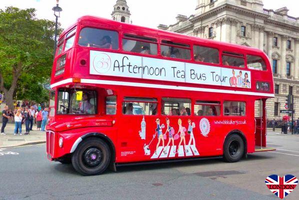 B-Bakery: afternoon tea in a vintage bus 