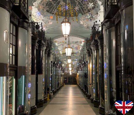 Covered passages in London 